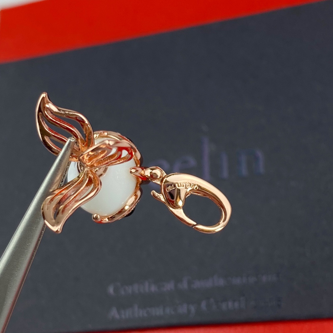 Qeelin Goldfish Pendant Necklace