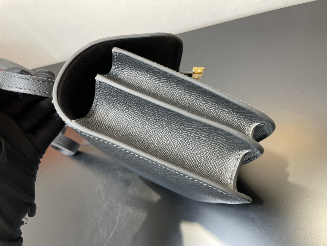 Hermès Constance 19 Epsom Gold Hardware 7.25" x 6.25" x 2.25"