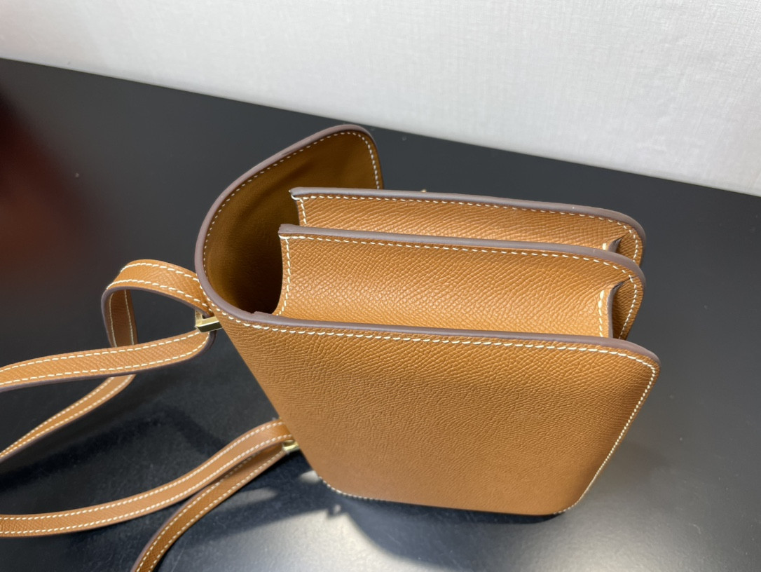 H**mes constance 24 epsom leather gold hardware 9.4"x5.9"x3"