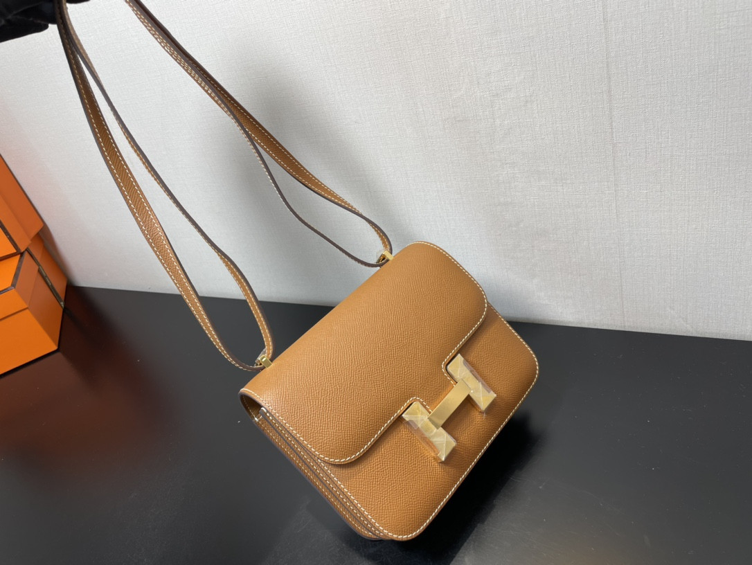 H**mes constance 24 epsom leather gold hardware 9.4"x5.9"x3"
