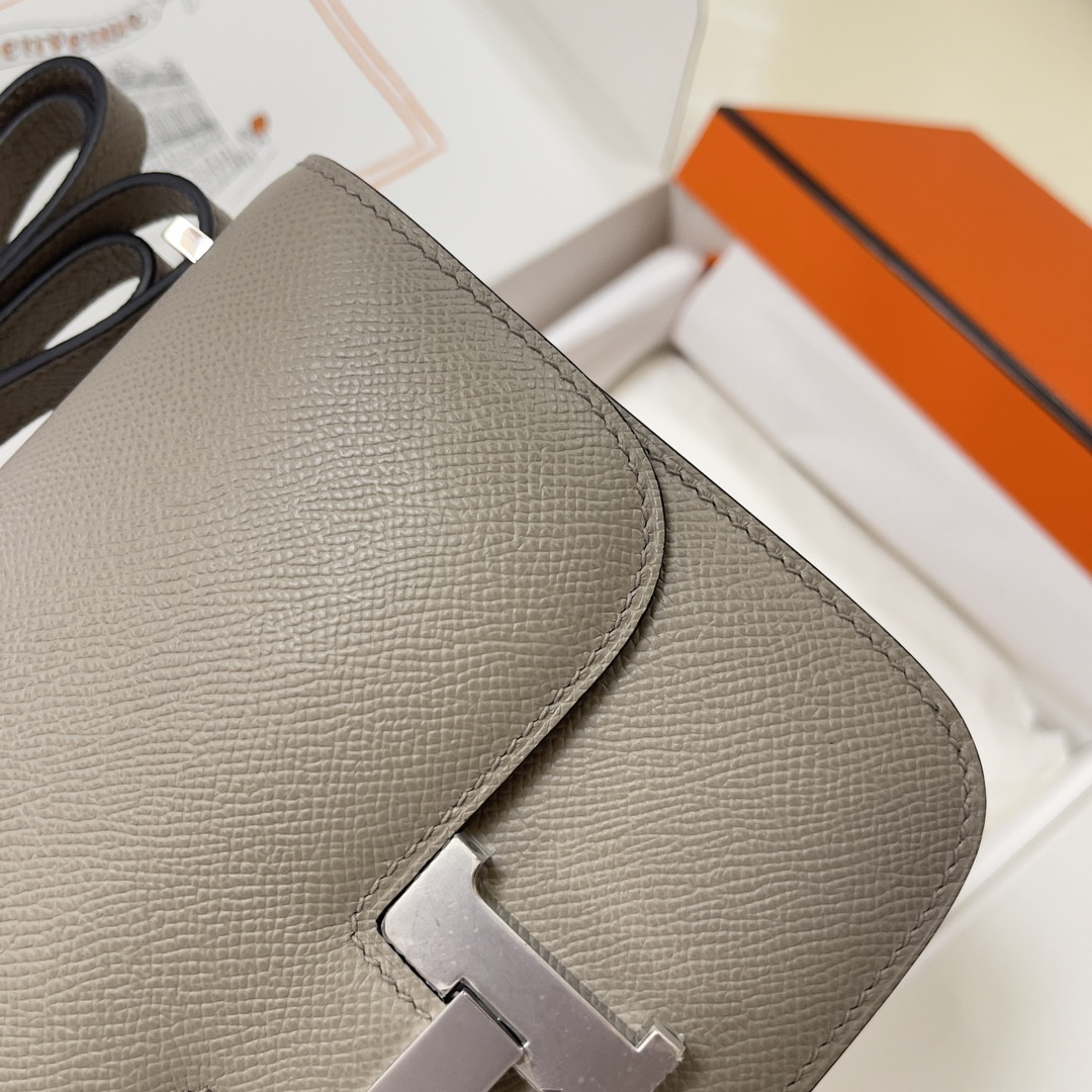 Hermès Constance 19 Epsom Silver Hardware 7.25" x 6.25" x 2.25"