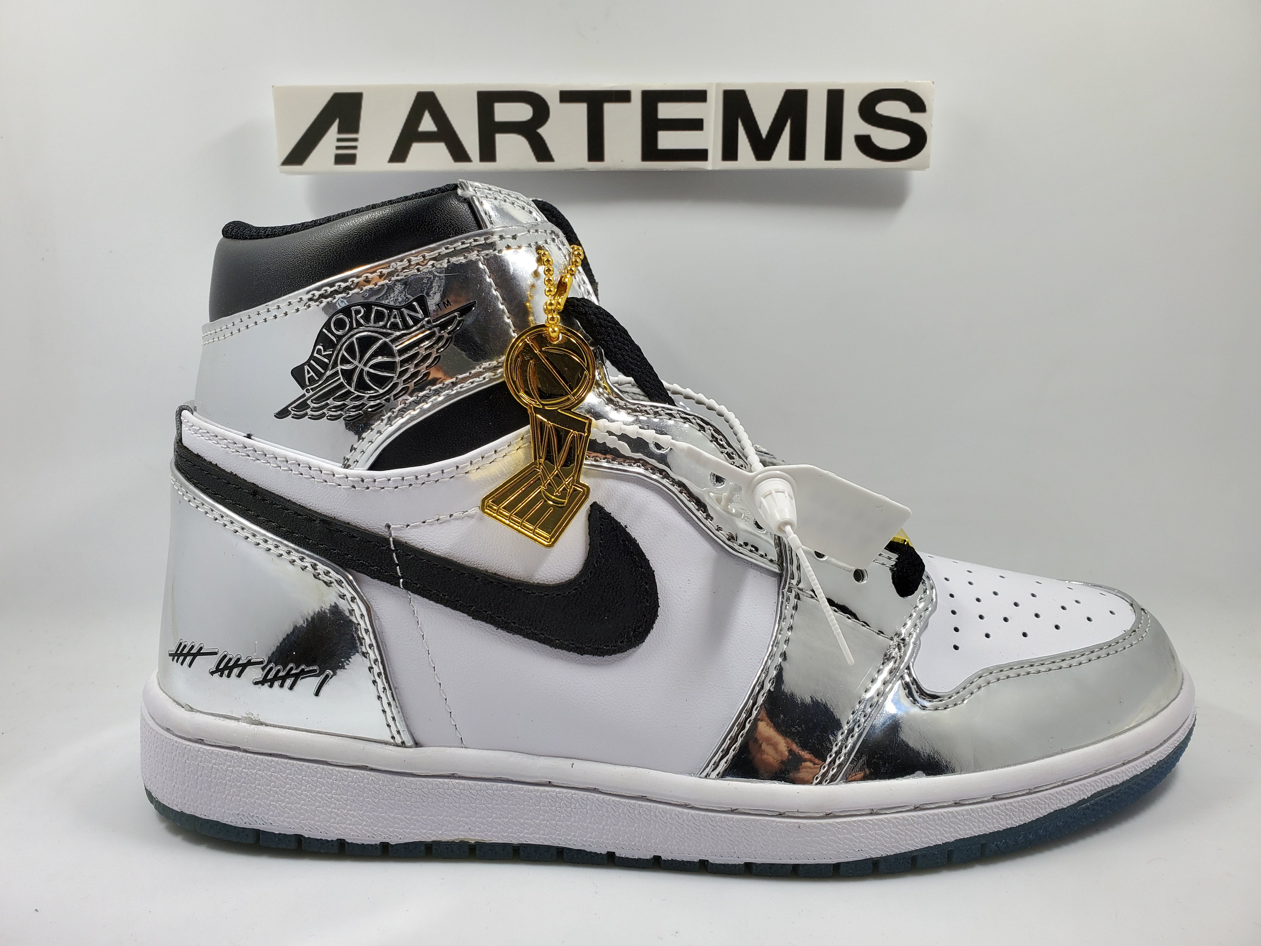 Air Jordan 1 Retro High Think 16 (Pass the Torch)