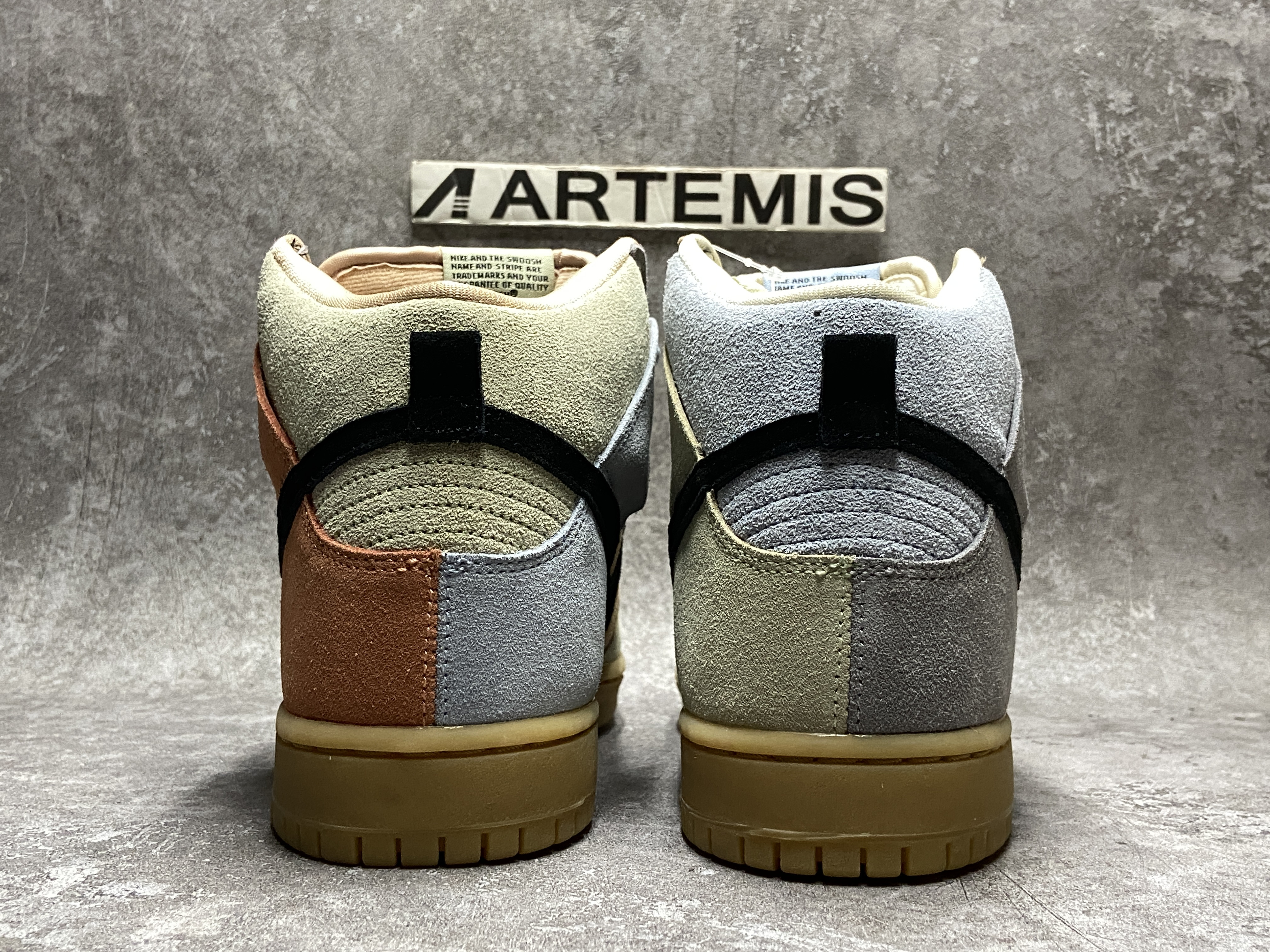 Nike SB Dunk High Spectrum