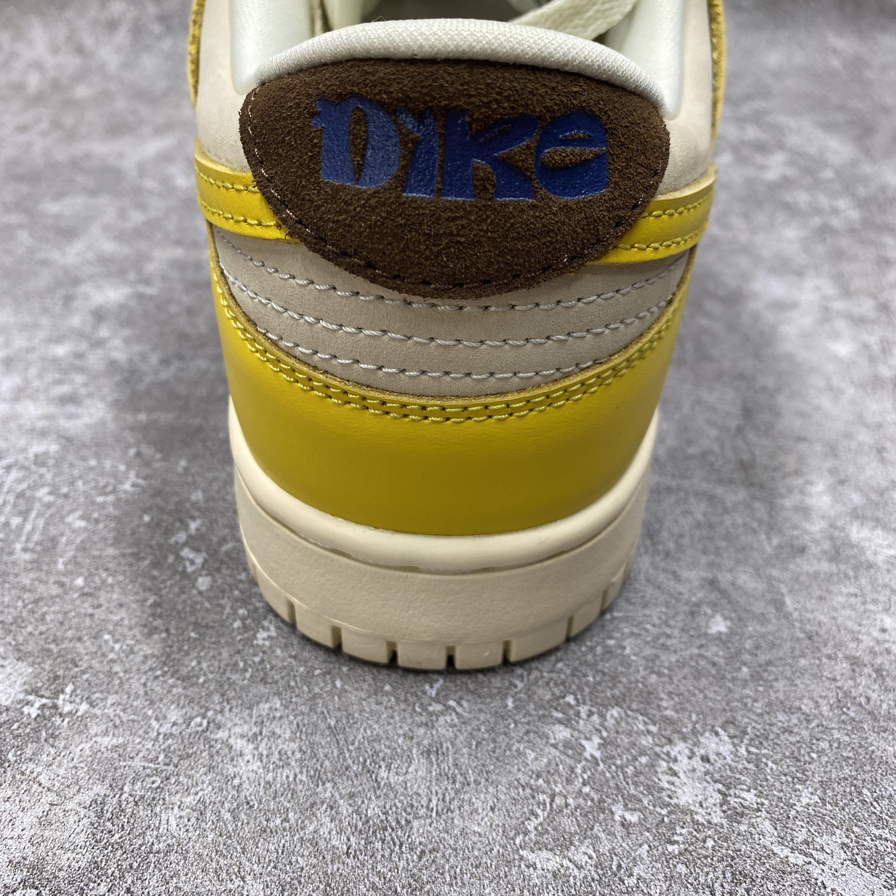 Nike Dunk Low LX Banana