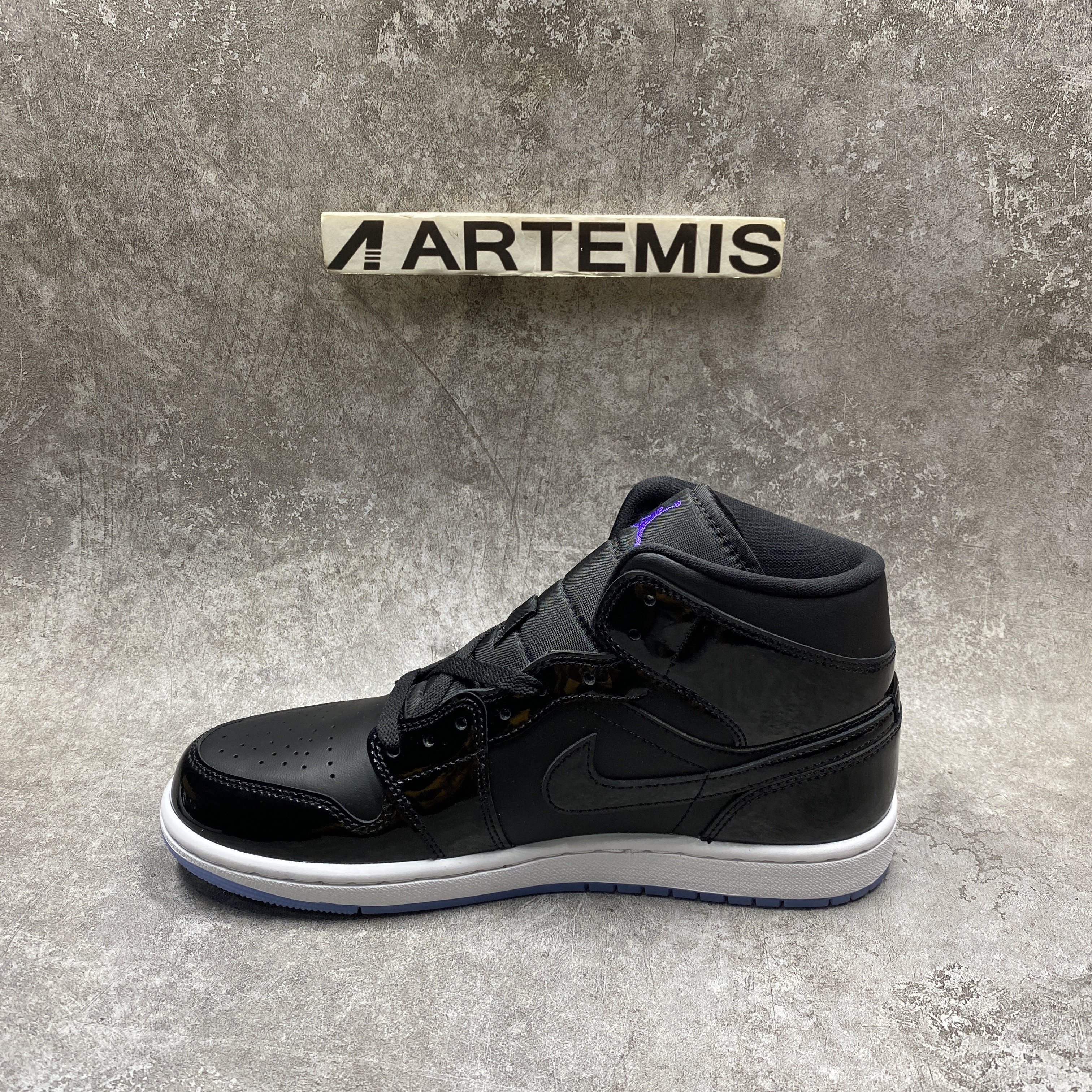 Air Jordan 1 Mid SE Space Jam