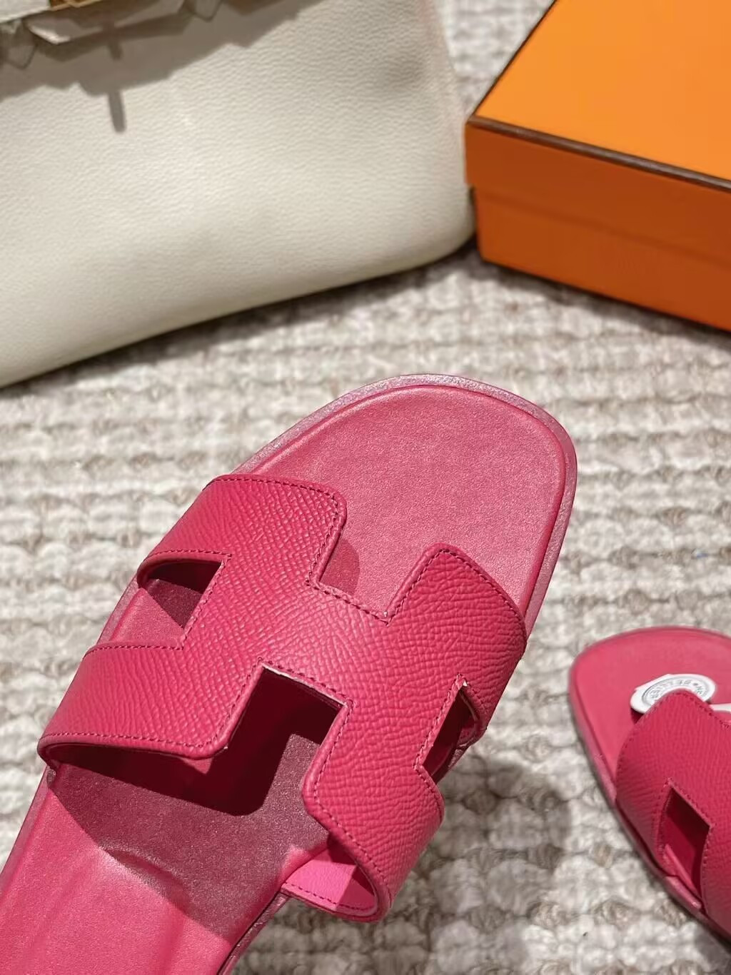 UA Hermès Oran sandal