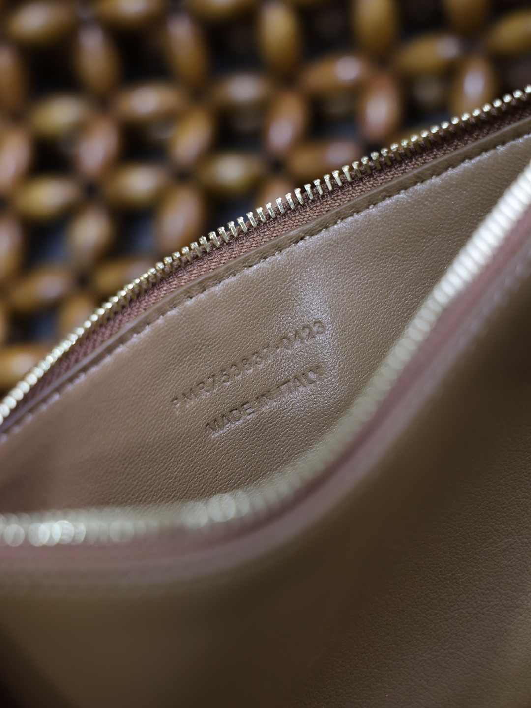 Y*L le 5 à 7 large in wood beads 30x35x10cm