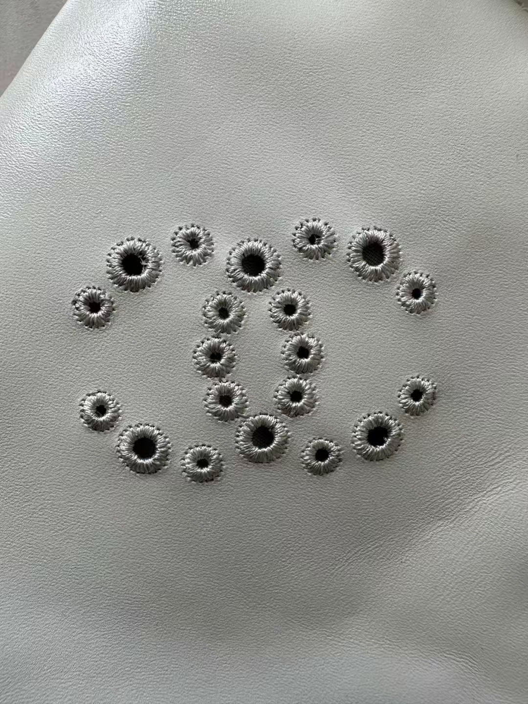 Ch*el 22 mini handbag shiny calfskin 20 × 19 × 6 cm