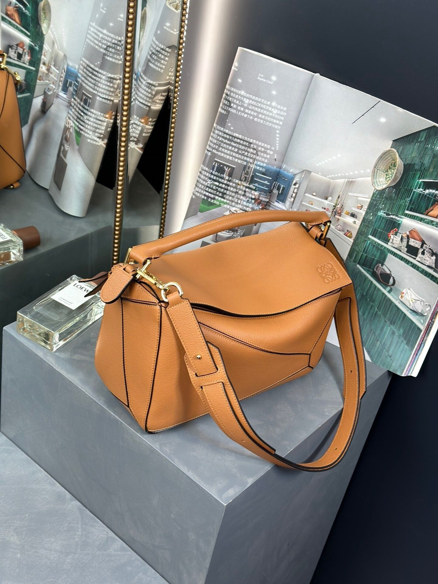 L0ew* medium puzzle edge bag in classic calfskin 19.5x29x14cm