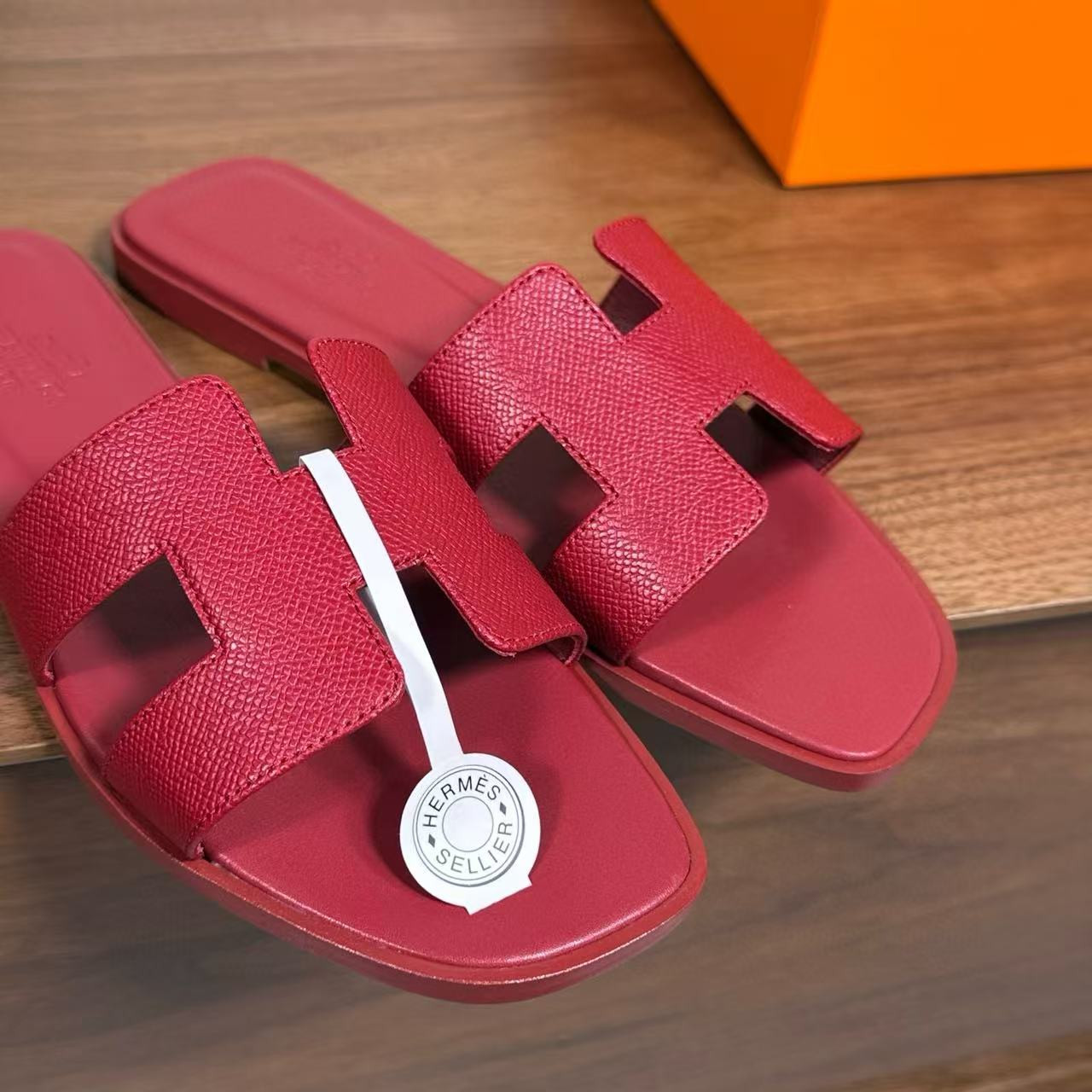 UA Hermès Oran sandal