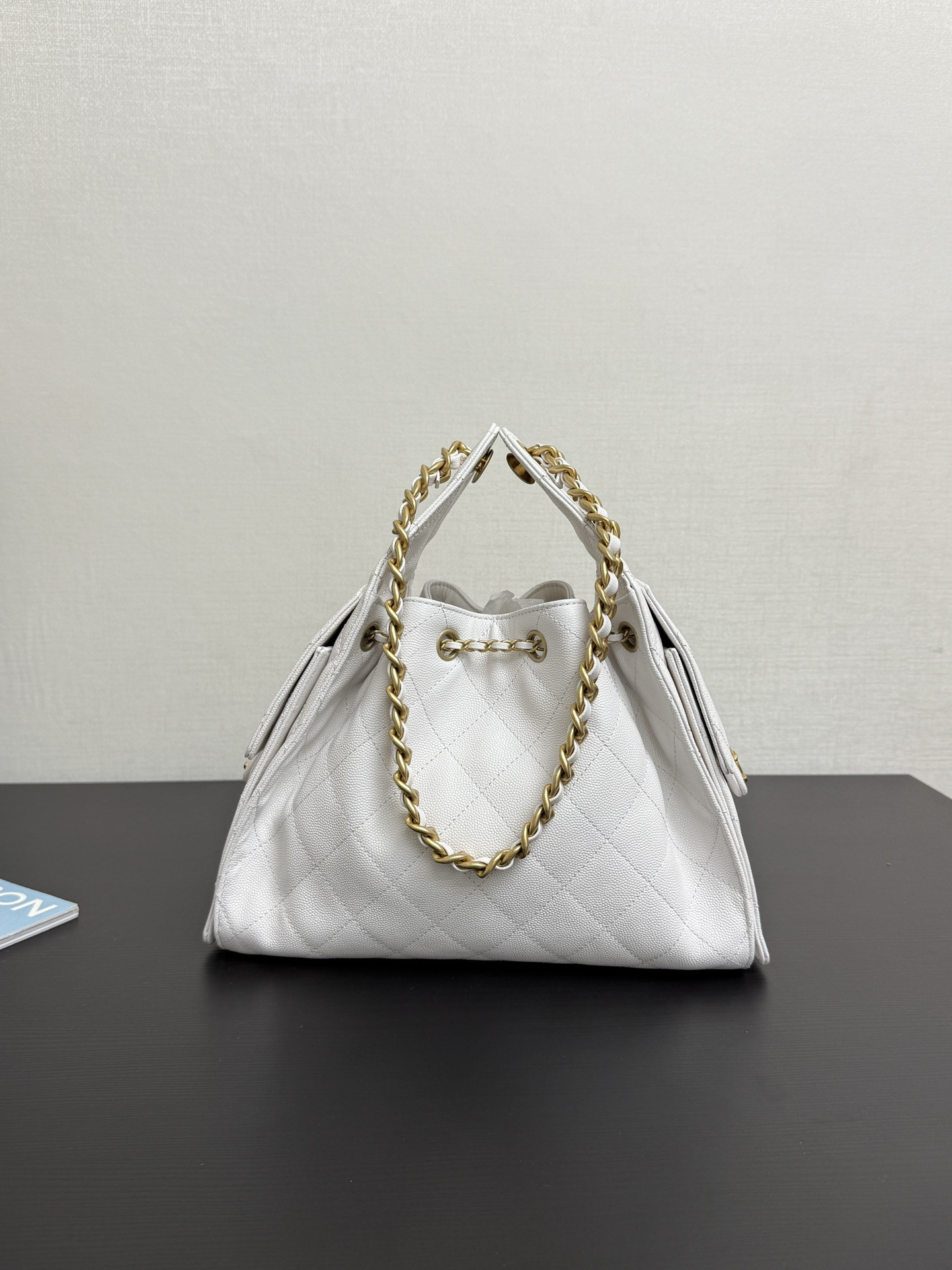 Ch*el 25c bucket bag 26x30x14cm