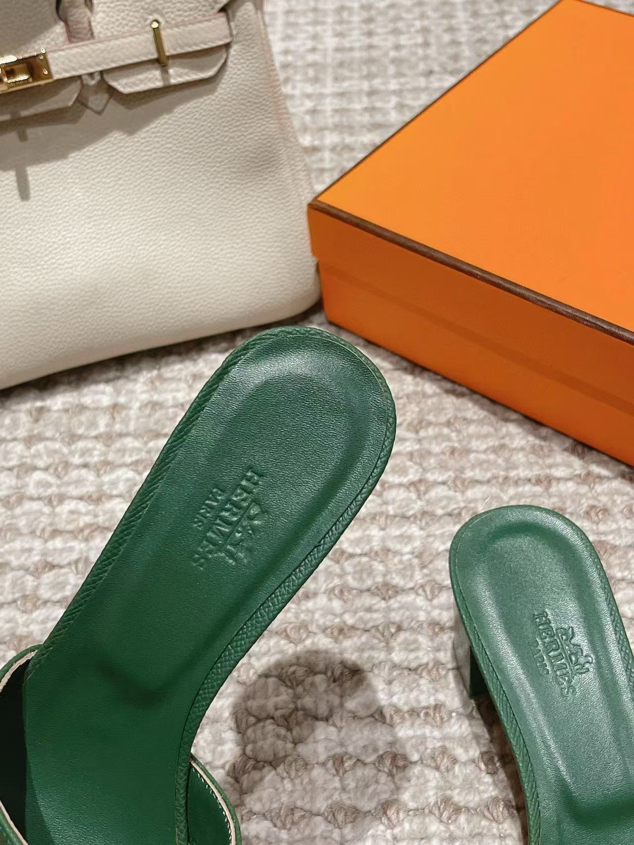 UA Hermès Oasis sandal