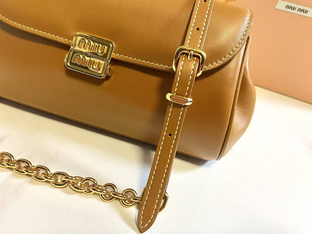 Miu Miu Leather shoulder bag 13.5x24x9cm