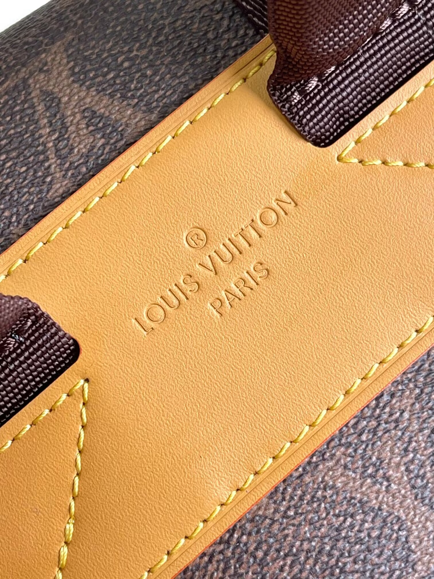 LV Montsouris Backpack M11540 32 x 40 x 19CM