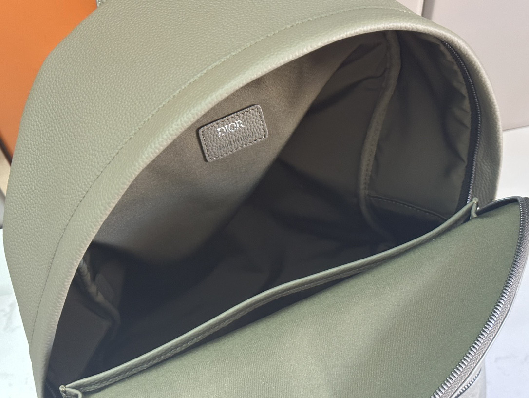 D*or rider 2.0 backpack  khaki D*or gravity leather and khaki grained calfskin 31 x 40 x 18 cm