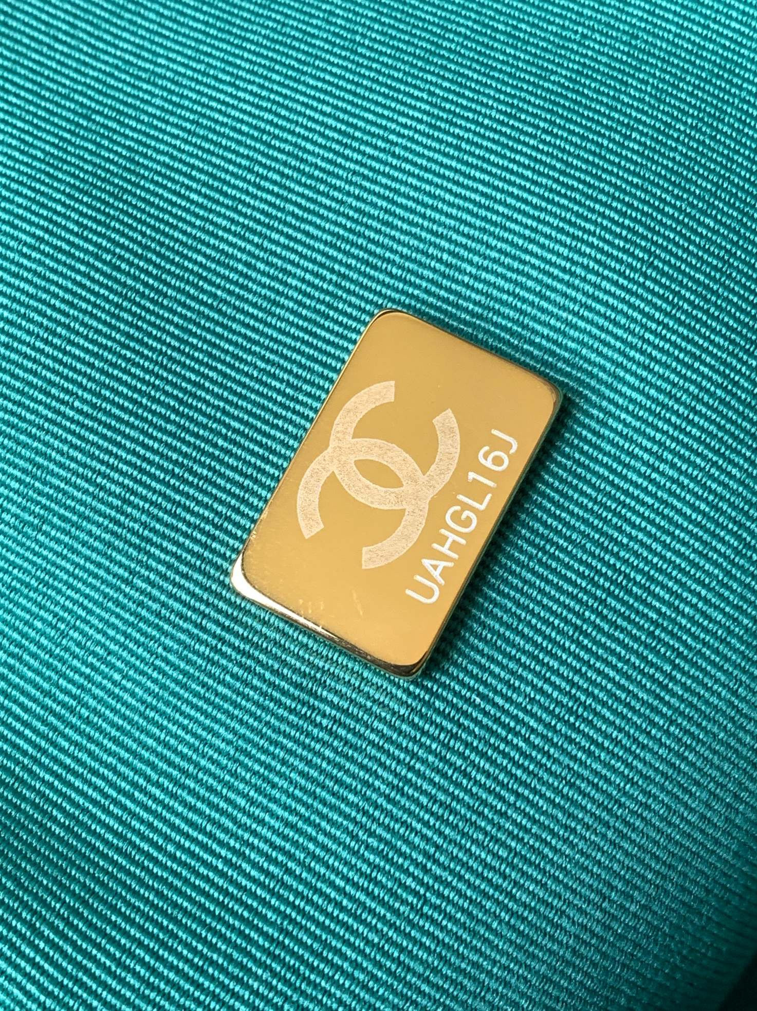 Ch*el shopping bag 35x27x16cm (bag opening 41cm)