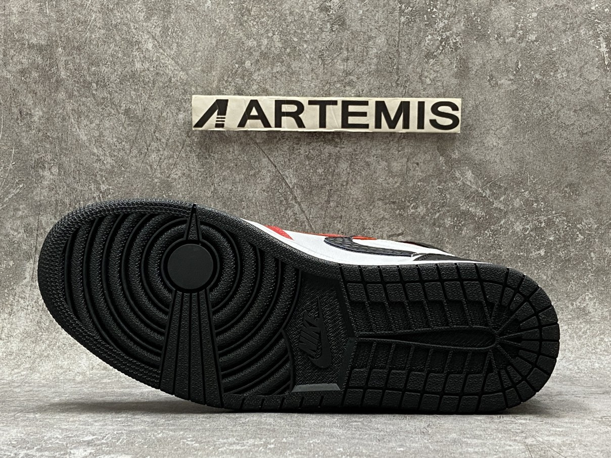 Air Jordan 1 Retro High Satin Snake Chicago