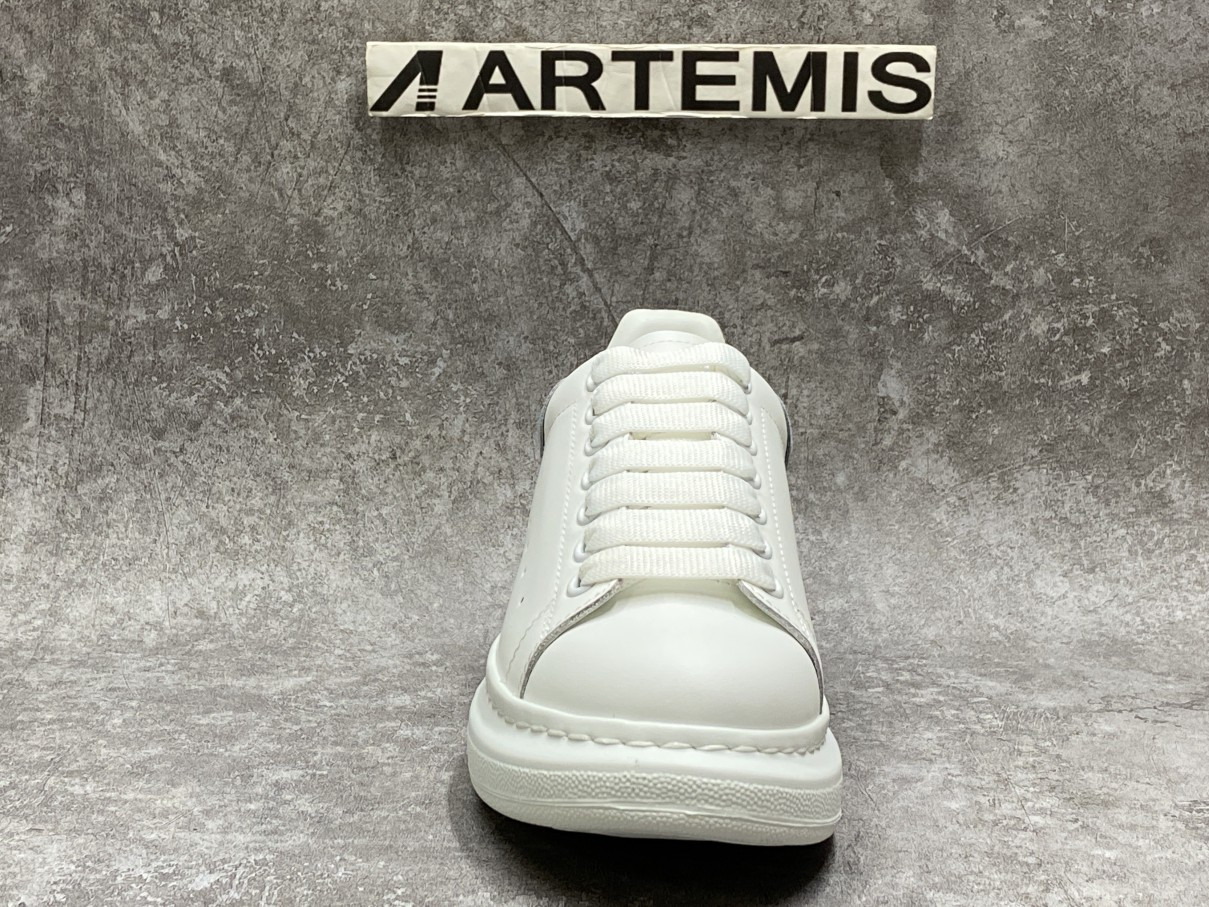 ale*d*r M*Q*en oversized light blue sneaker