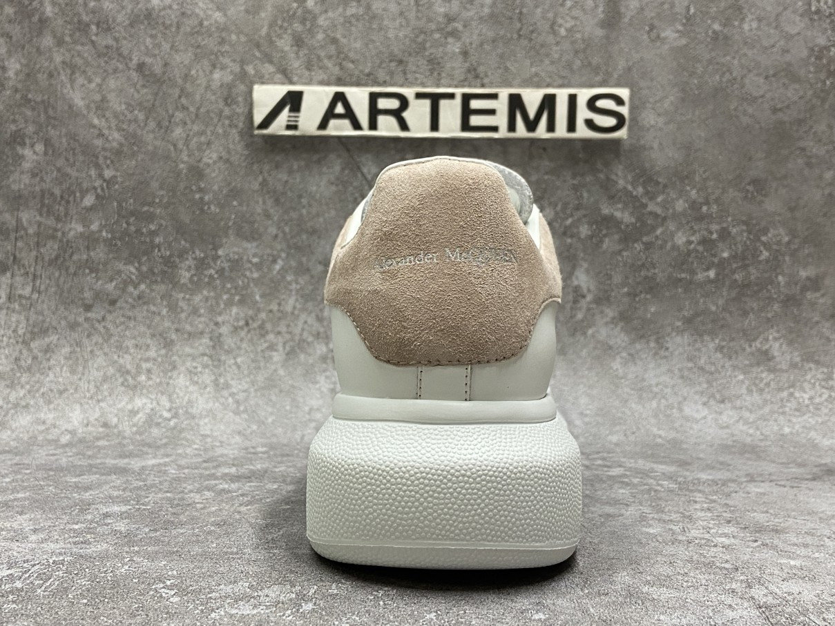 ale*d*r M*Q*en oversized pink sneaker