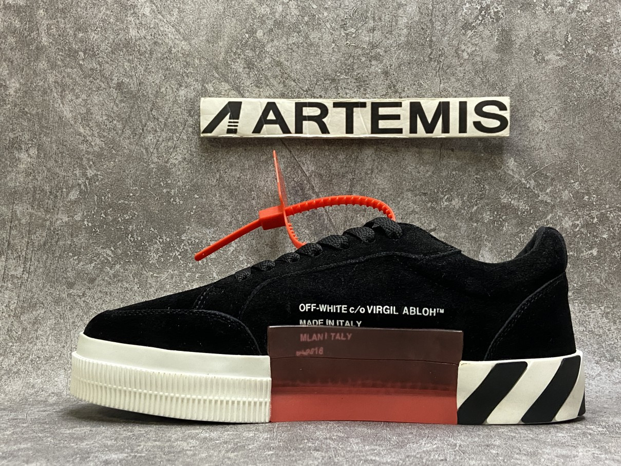 OFF-WHITE Vulc Low Black Fuchsia