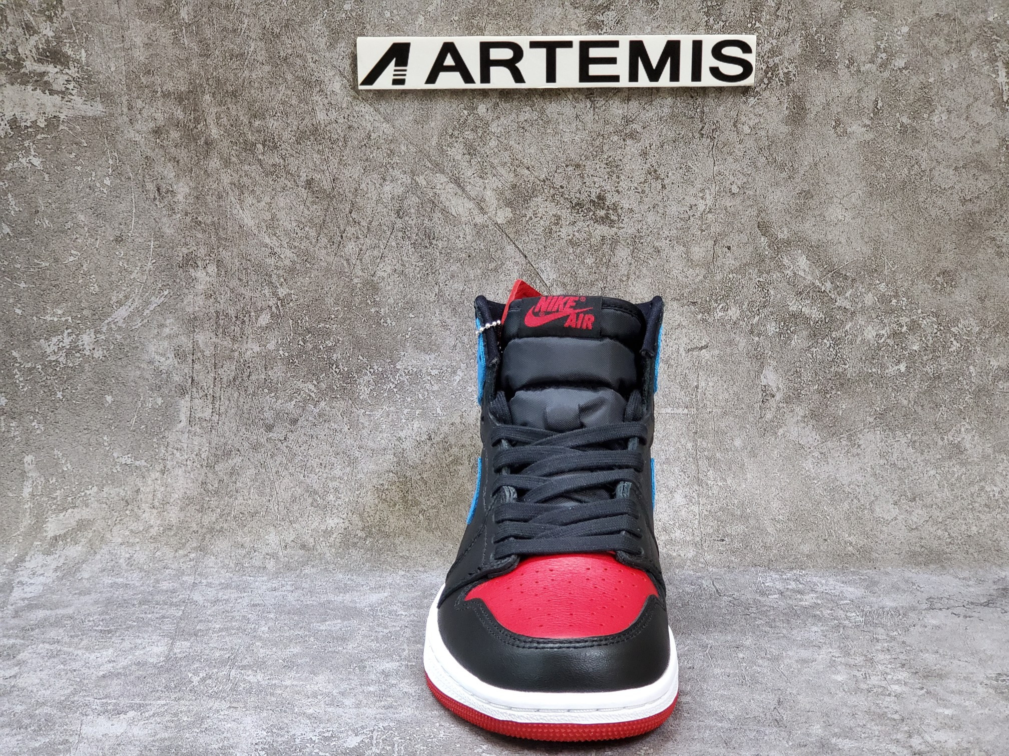Air Jordan 1 Retro High NC to Chi Leather