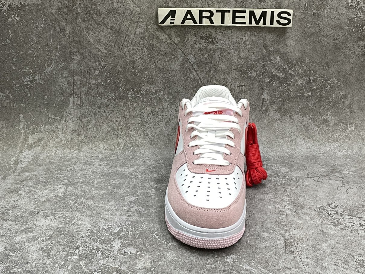 Nike Air Force 1 07 QS Valentine