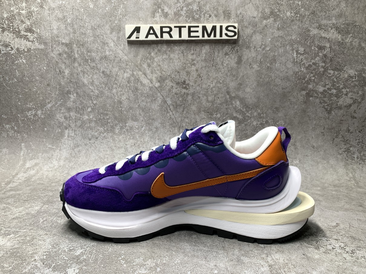 Nike Vaporwaffle Sacai Dark Iris