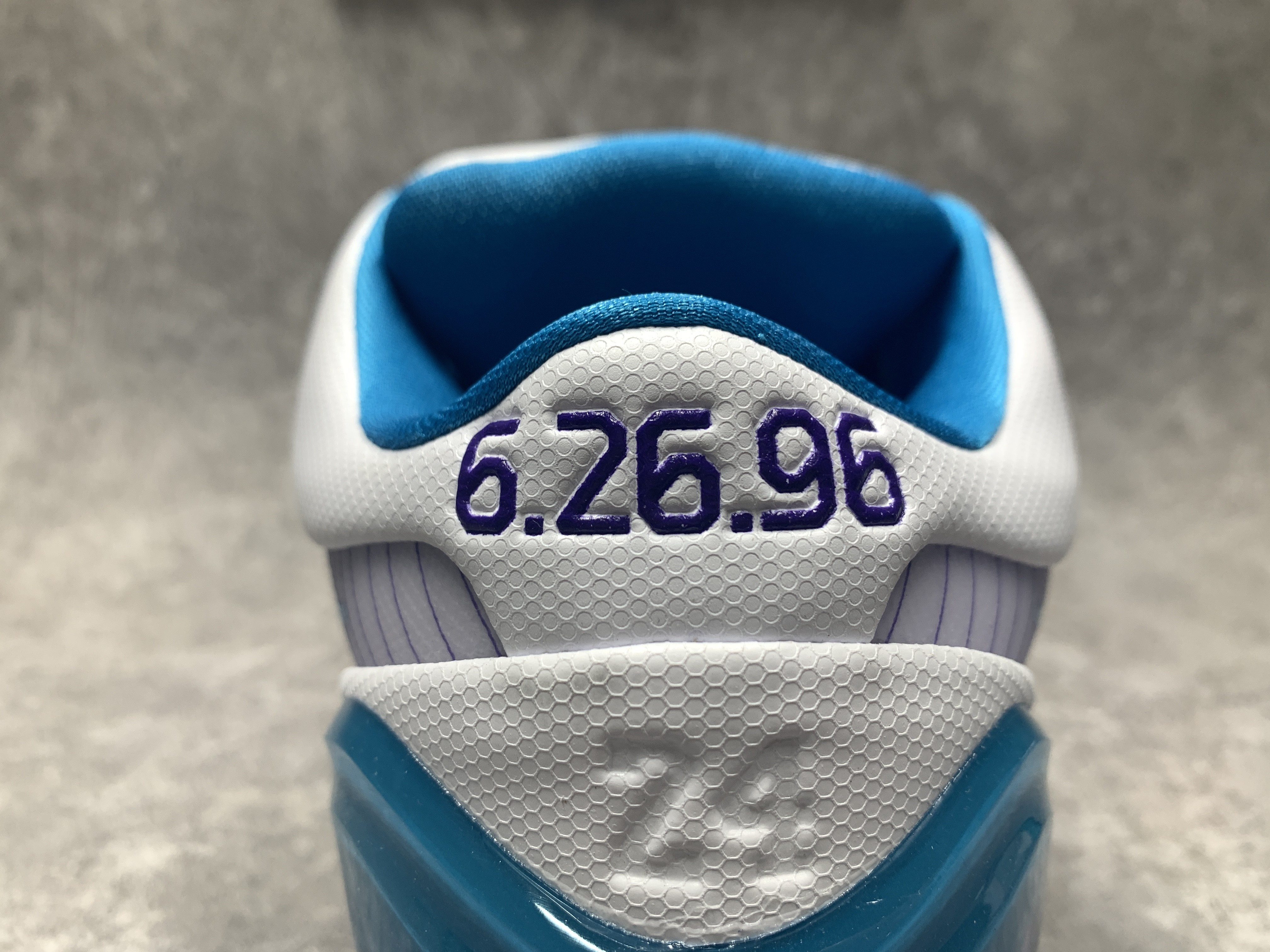 Nike Kobe 4 Protro Draft Day Hornets