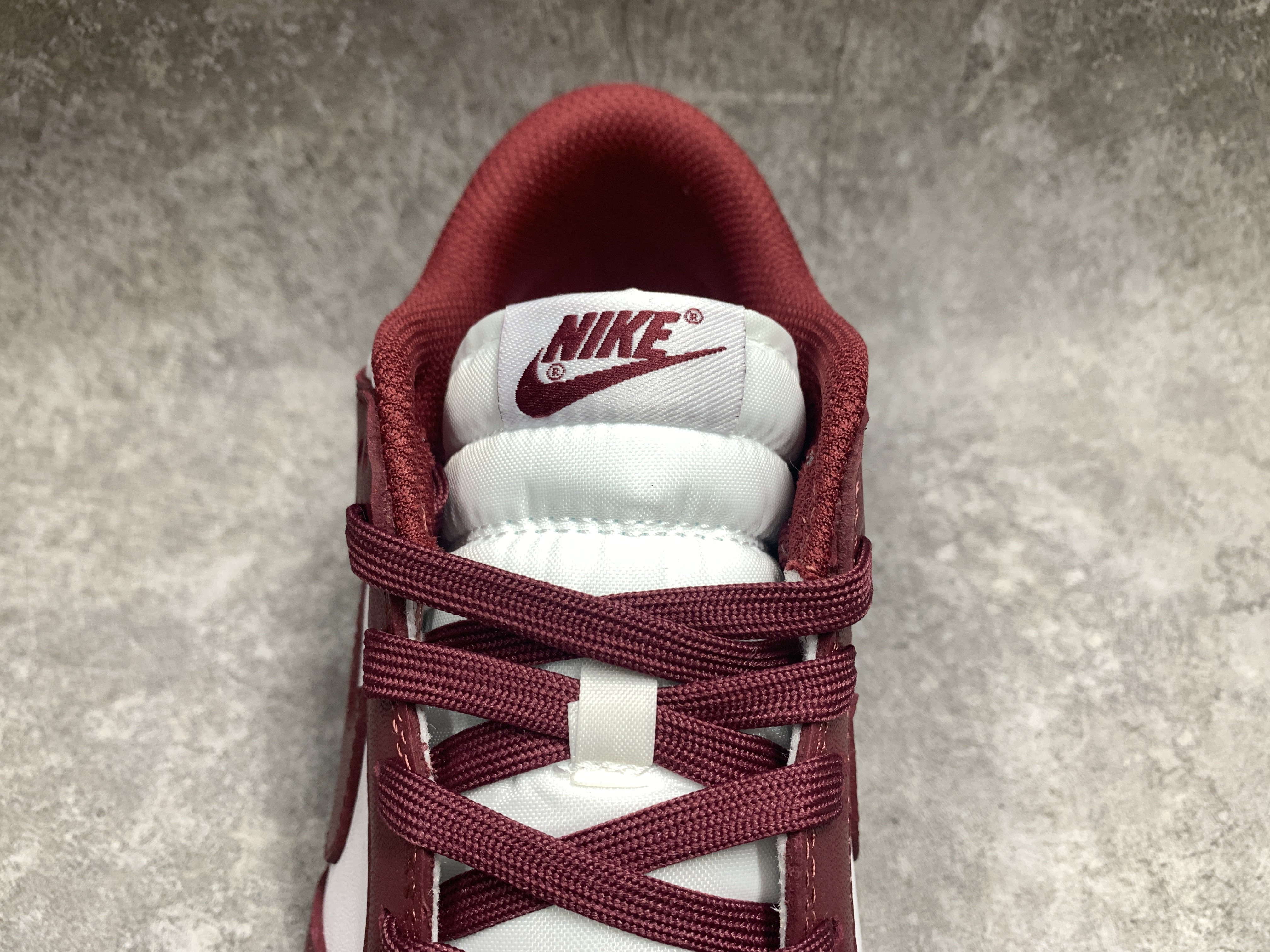 Nike Dunk Low Bordeaux