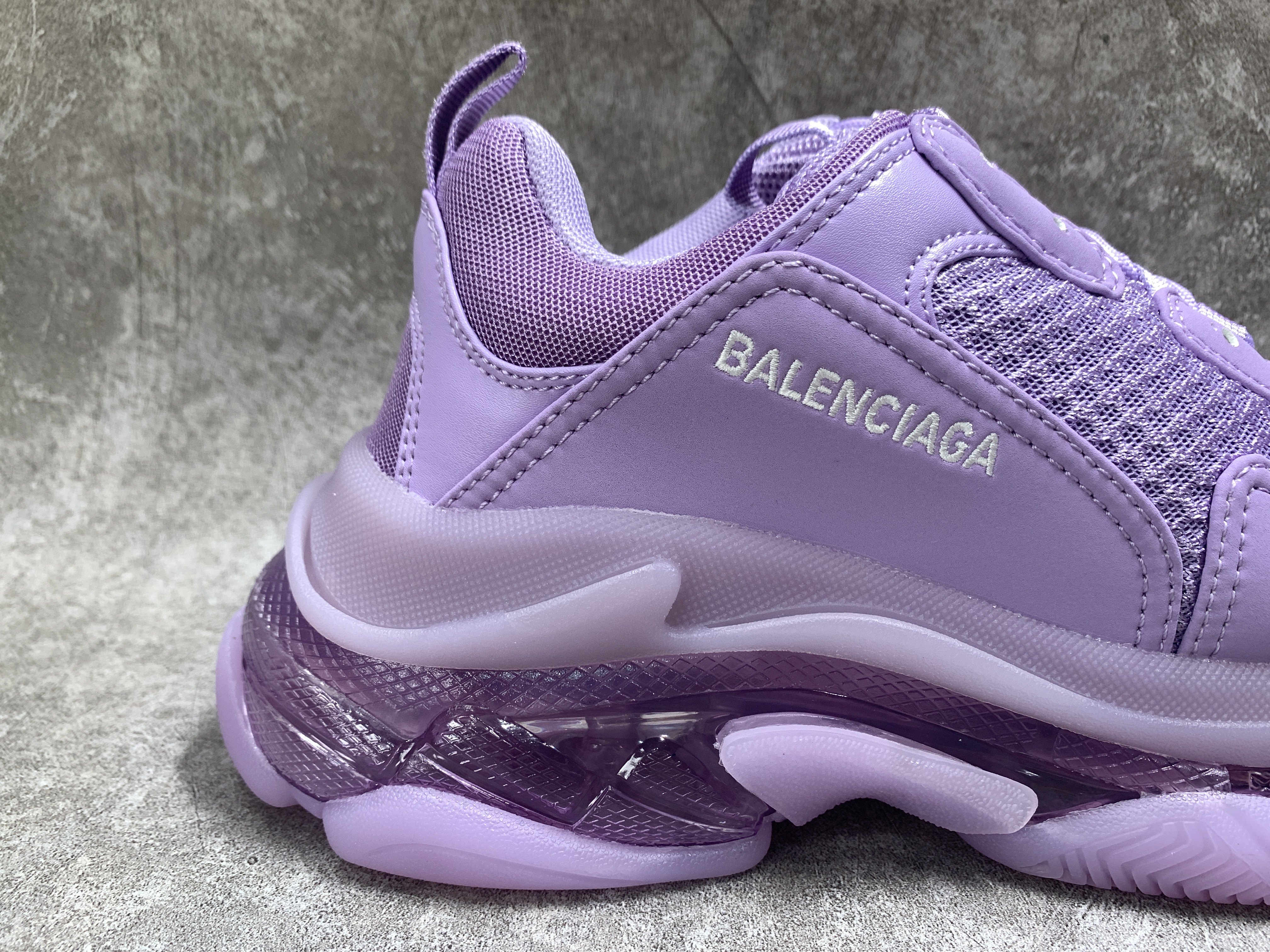 Balenciga Wmns Triple S Sneaker Clear Sole Light Lilac