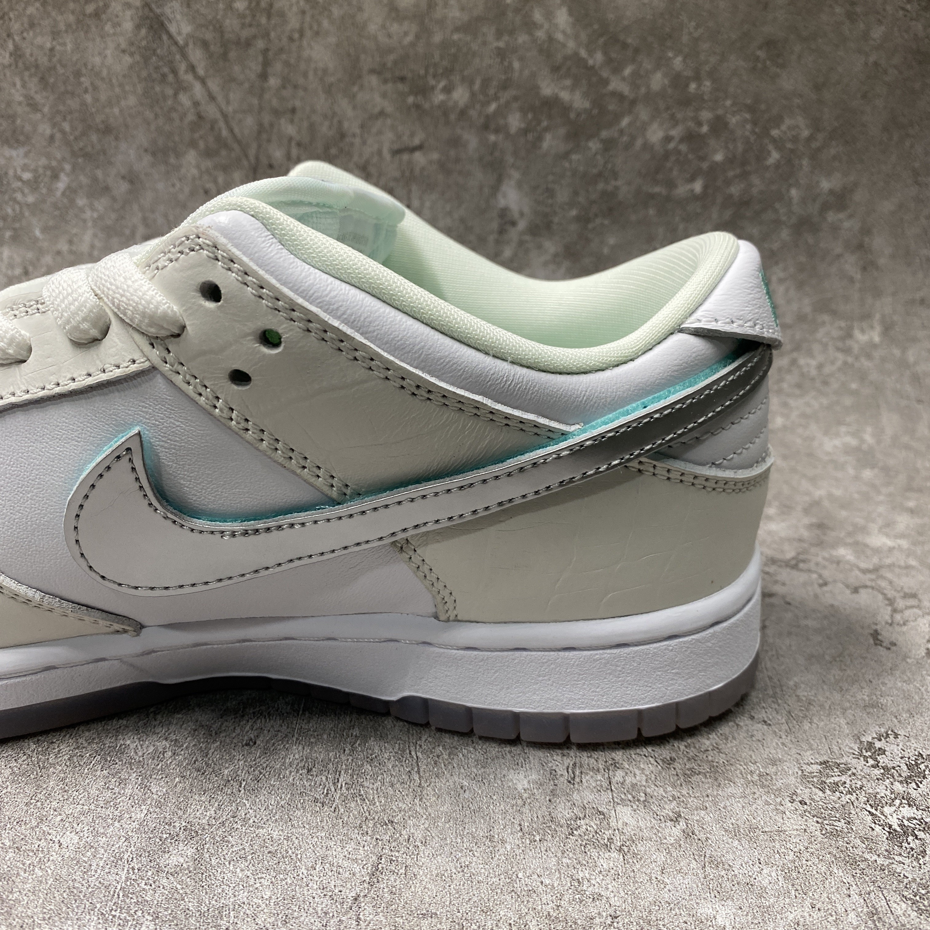 nike sb dunk low Di*m*nd s*pply co white Di*m*nd