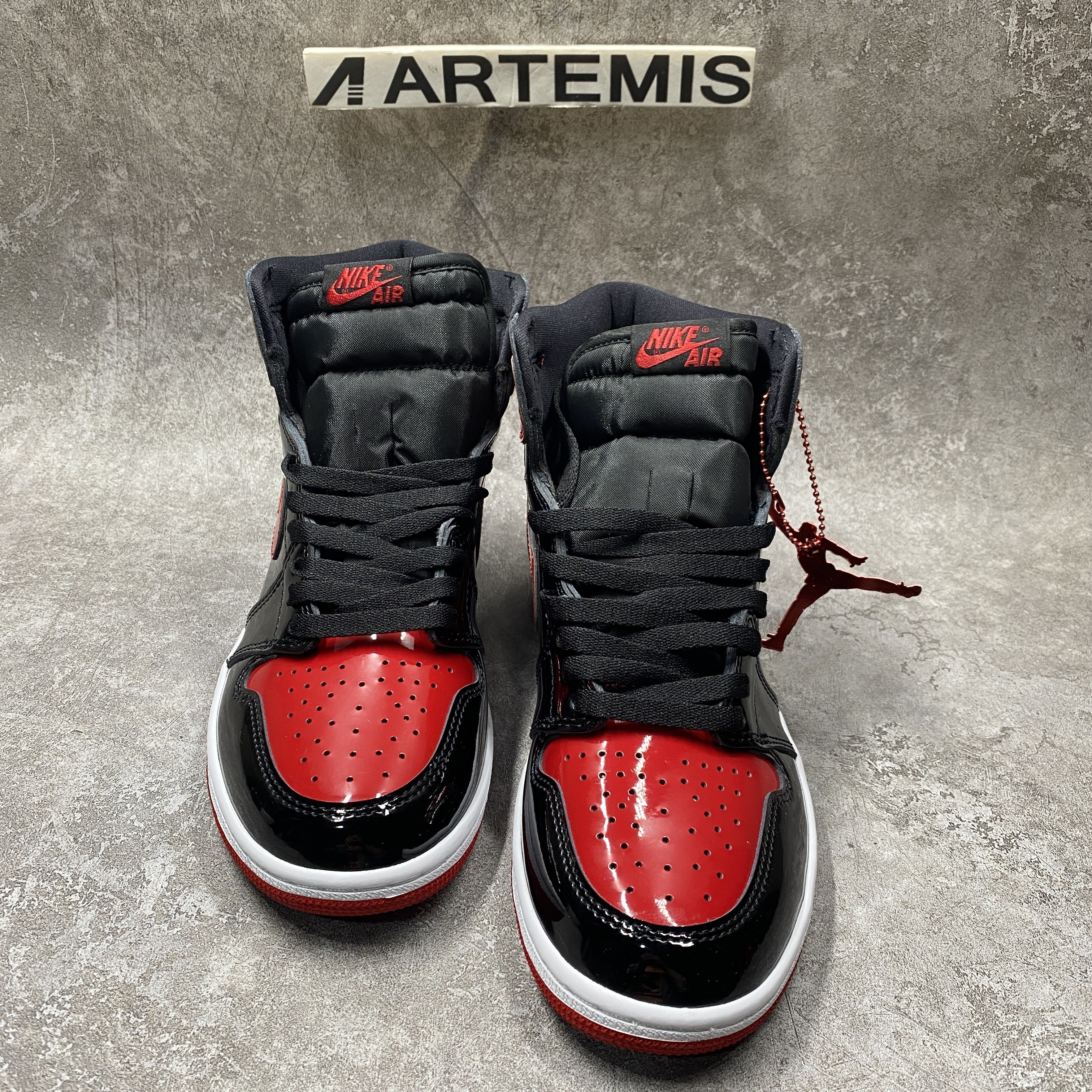 Air Jordan 1 Retro High OG Patent Bred