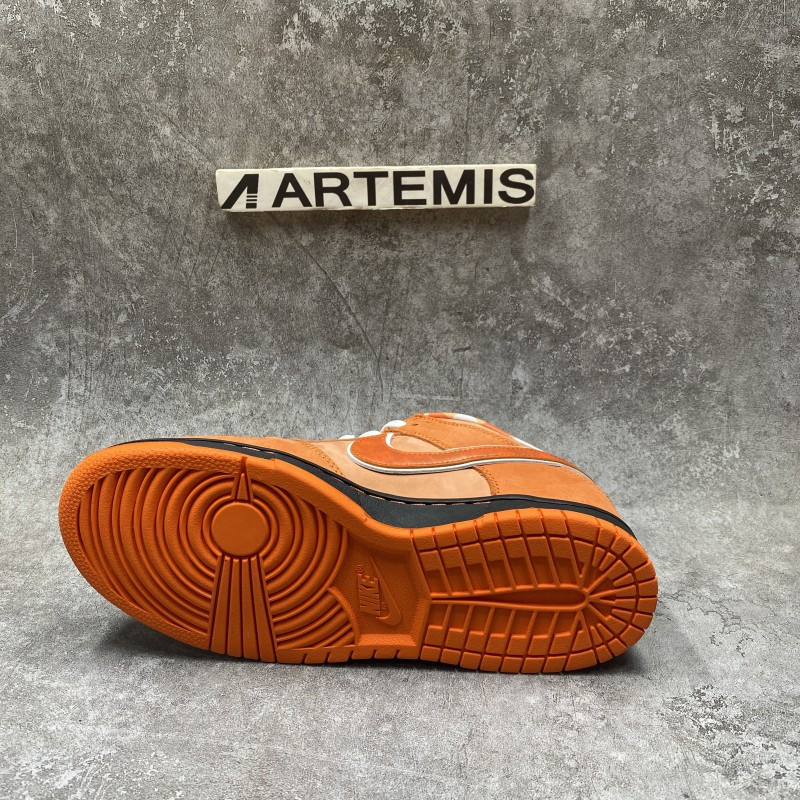 Nike SB Dunk Low Orange Lobster
