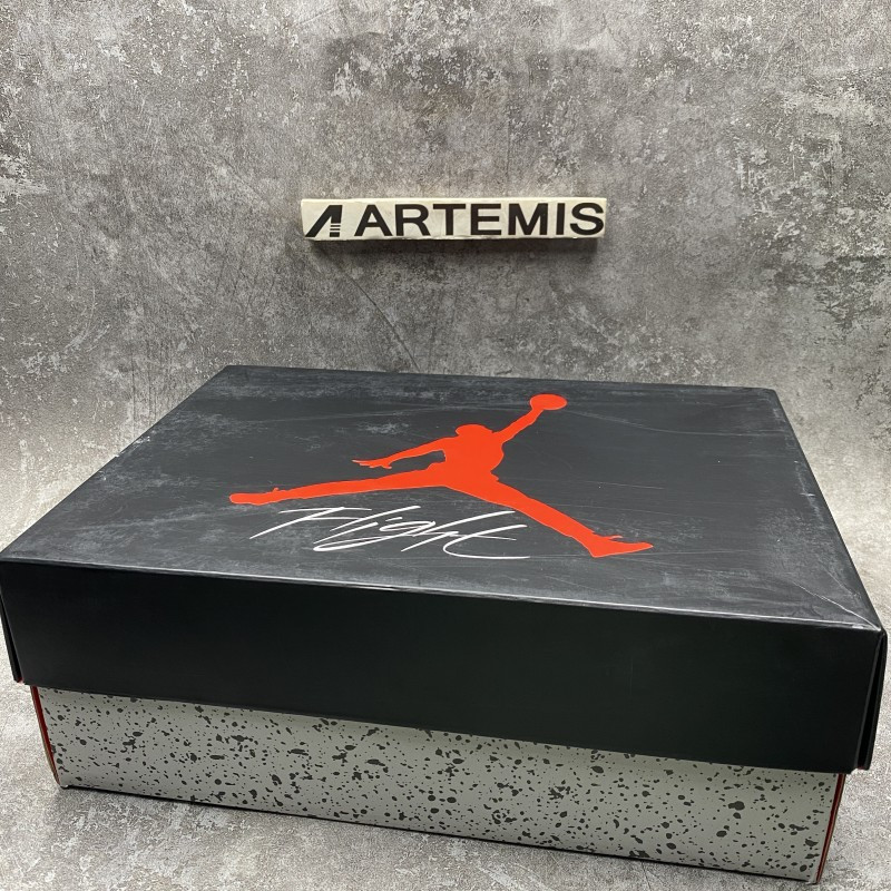 Air Jordan 4 Wahlburgers