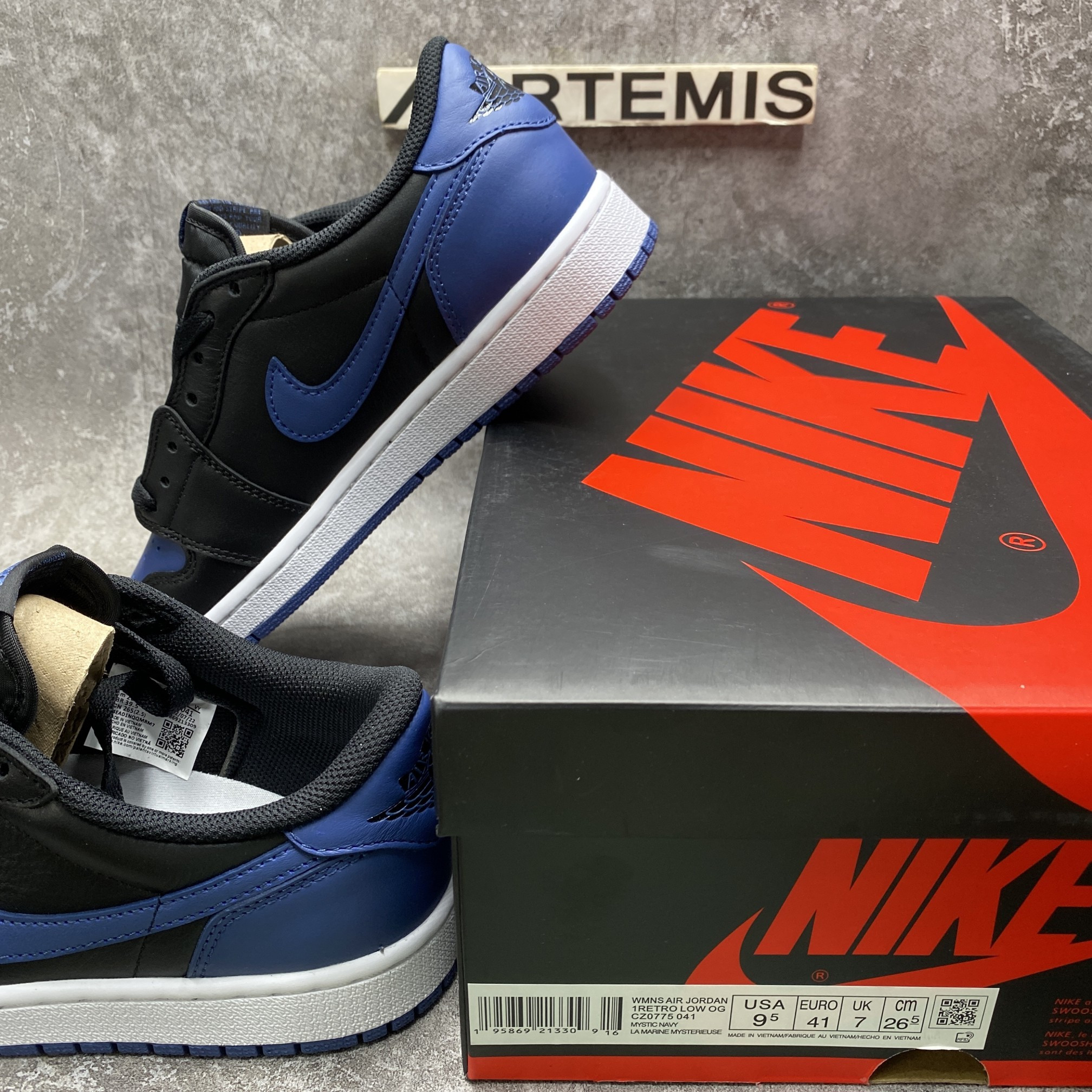 Jordan 1 Retro Low OG Mystic Navy