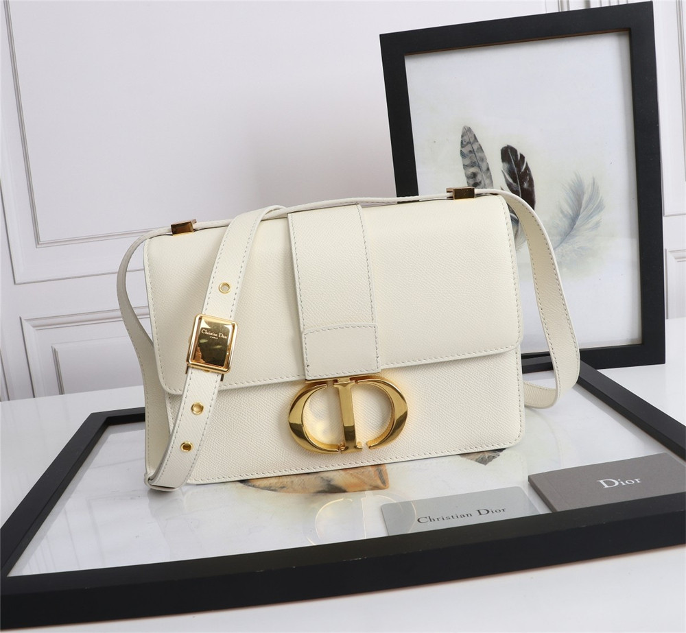 D*or 30 montaigne chain bag grained white