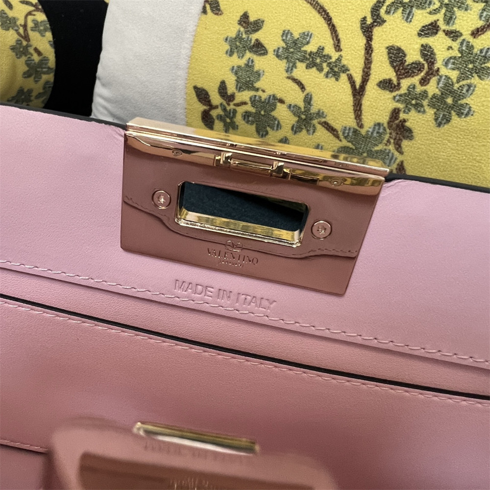 VALENTINO GARAVANI ROCKSTUD23 smooth calfskin handbag Pink