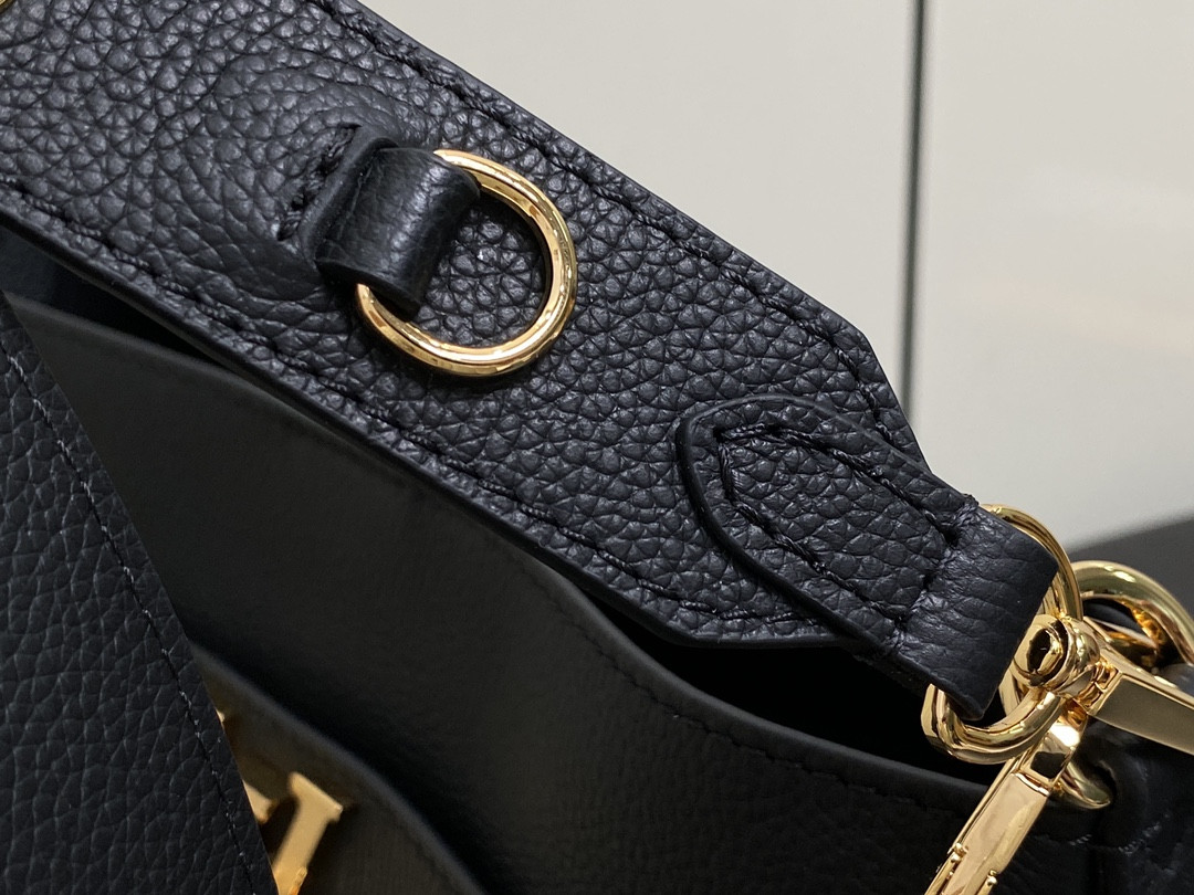 LV M24006 Lock and Walk 7.9 x 8.1 x 4.7 inches