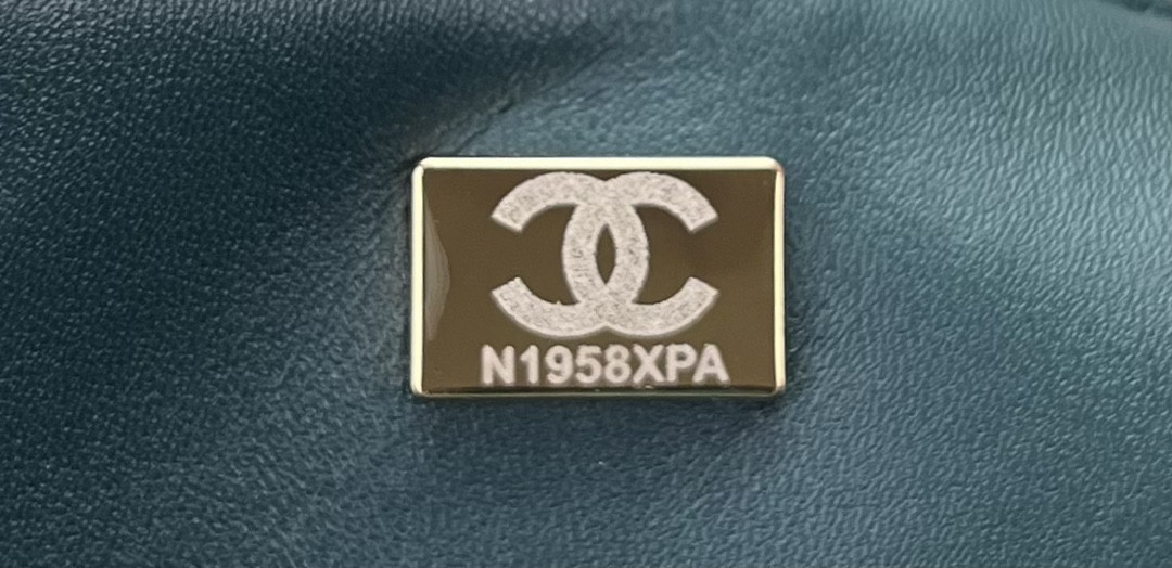 Ch*el classic 11.12 handbag tweed & gold-tone metal   6 × 9.9 × 2.5 in