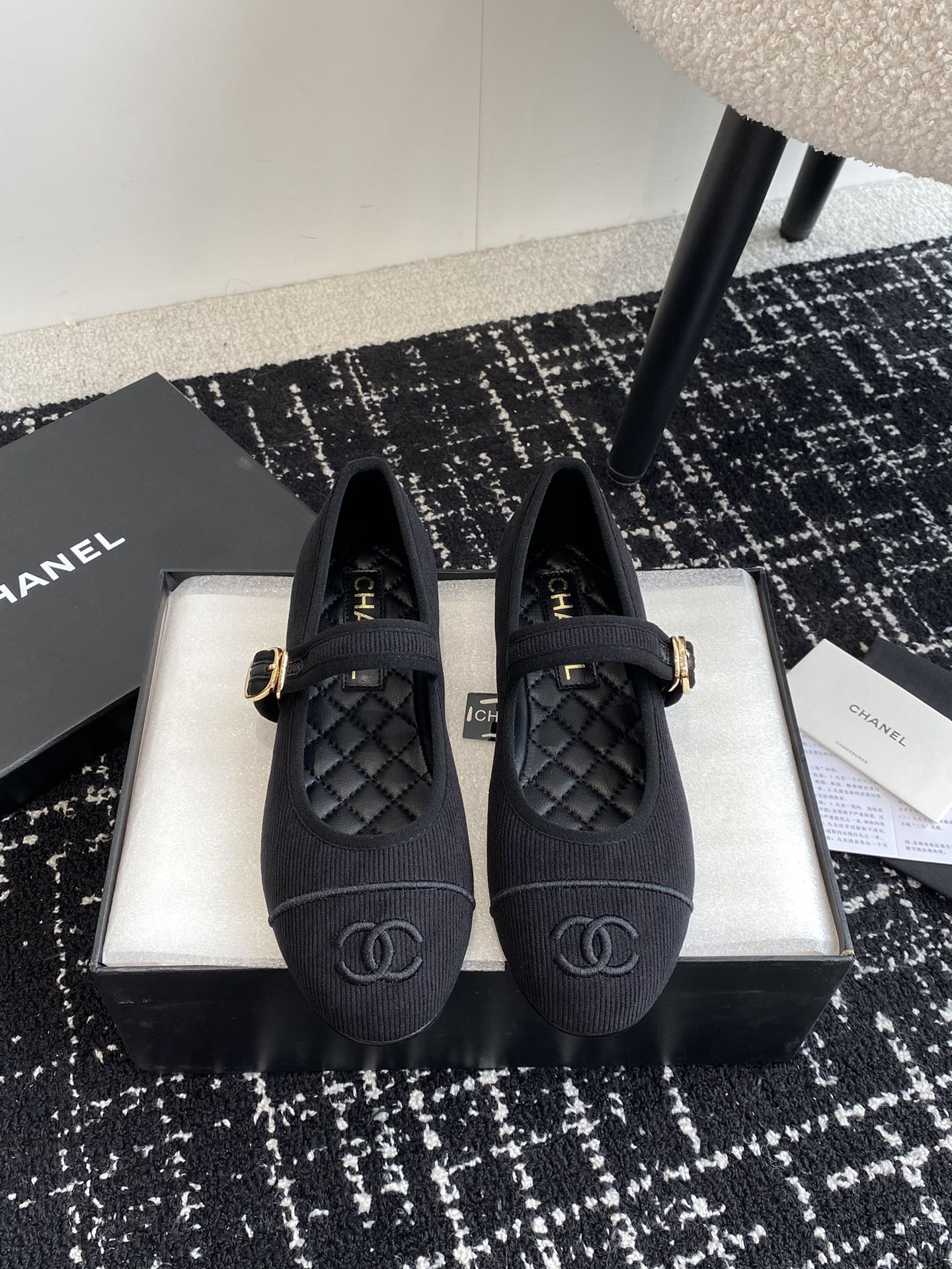 ua Ch*el mary janes  cotton & silk