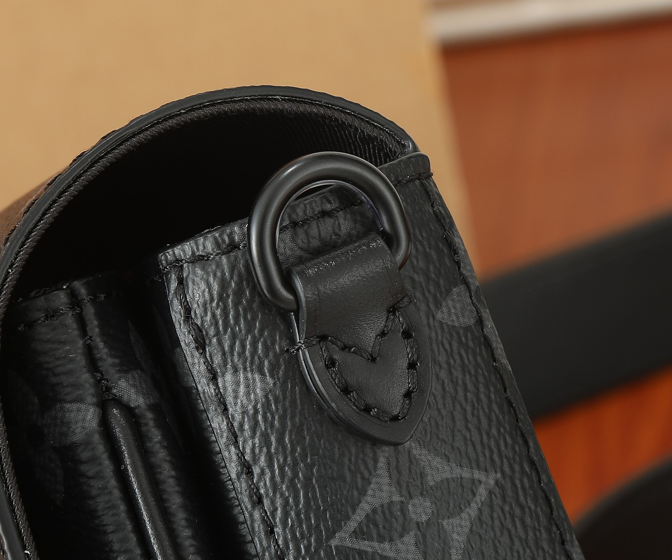 LV Montsouris Wearable Wallet M83567 8.7 x 4.7 x 2.4 in