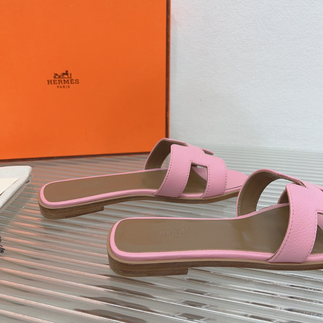 UA Hermès Oran sandal