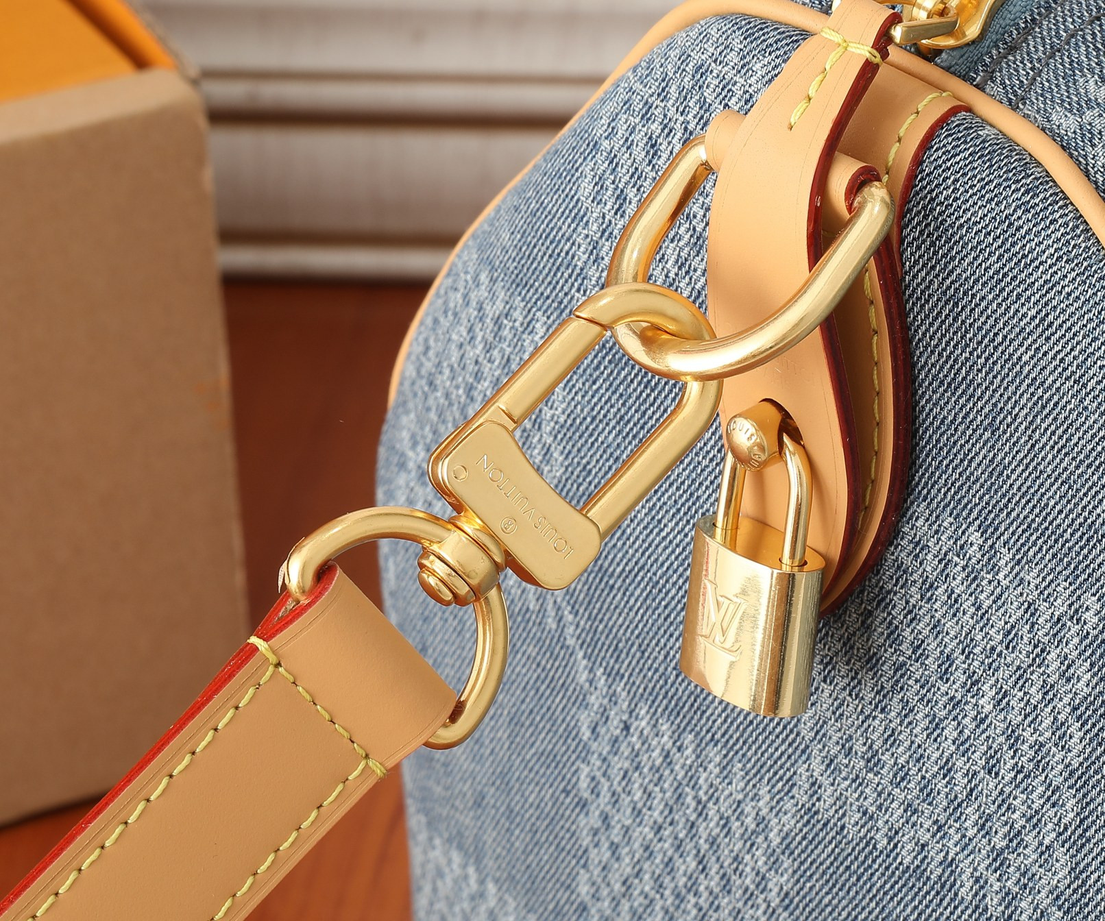 LV Speedy 40 Bandoulière N40701 15.7 x 10.2 x 9.1 inches