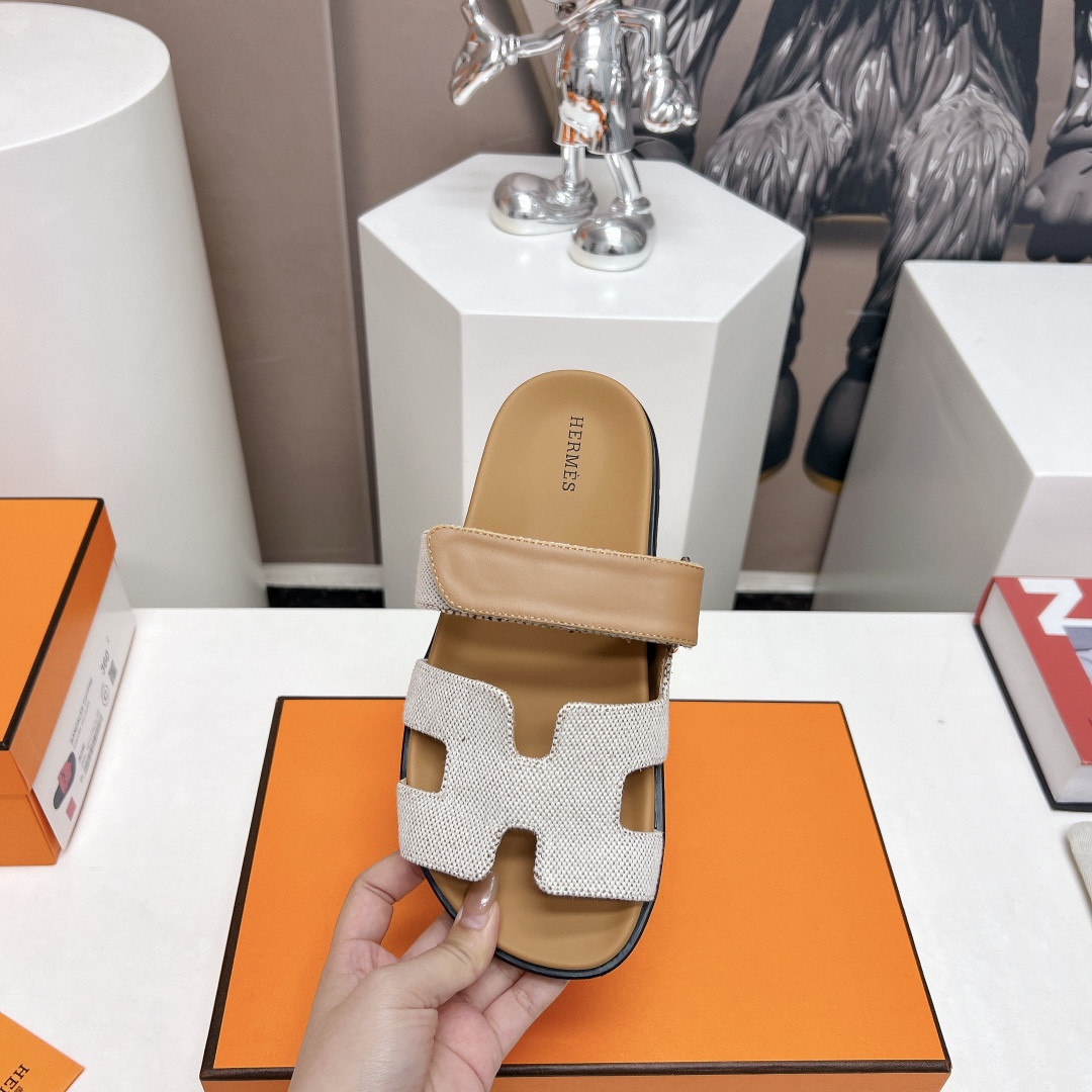 UA Hermès Chypre sandal