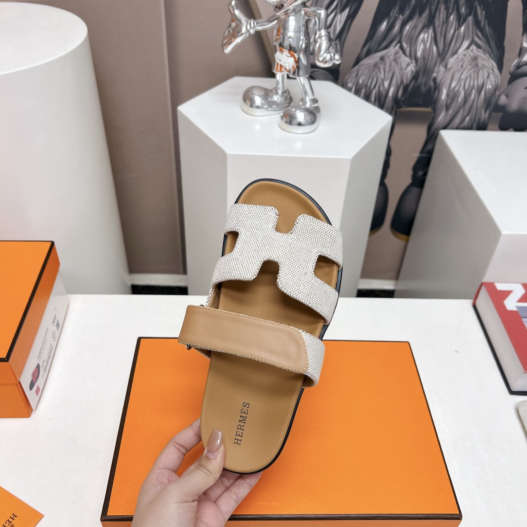 UA Hermès Chypre sandal