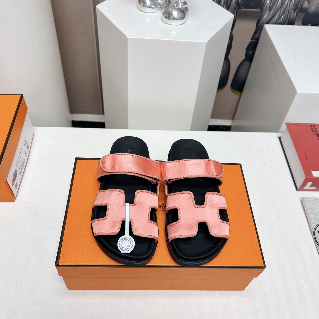 UA Hermès Chypre sandal