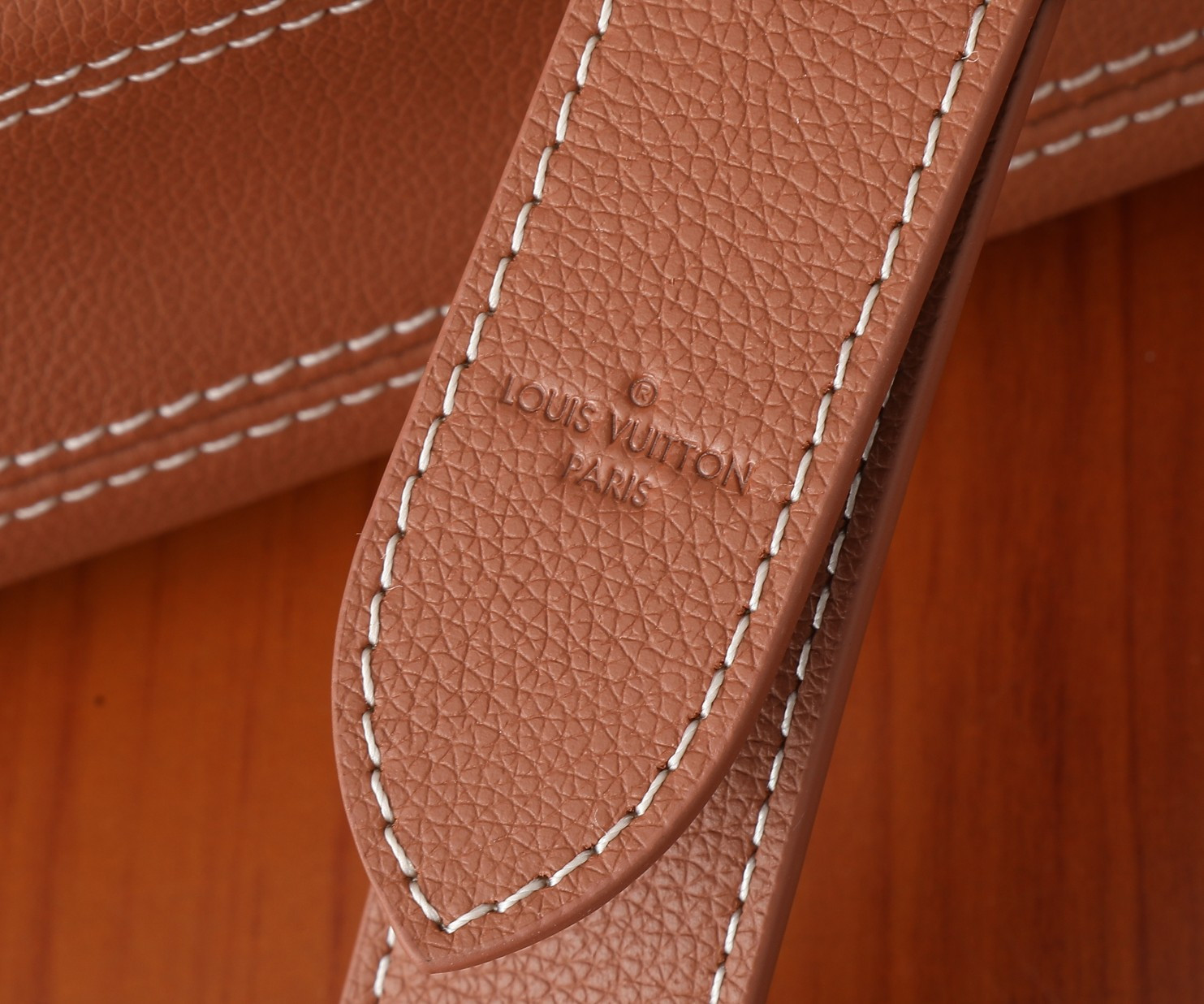 LV Soft Twist M24640 10.6 x 7.5 x 3.5 inches