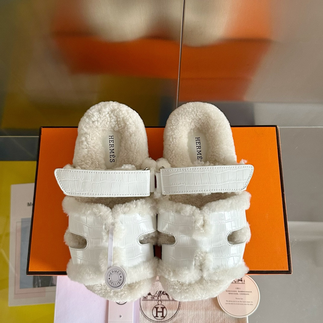 UA Hermès Chypre sandal