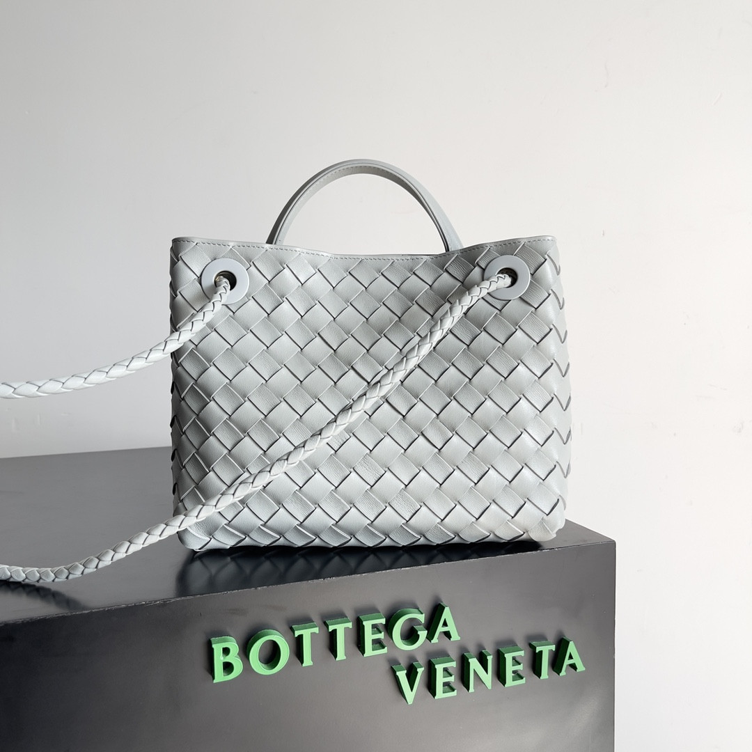 bo*te*ga Ve*ne*ta small andiamo 25x22x10.5cm