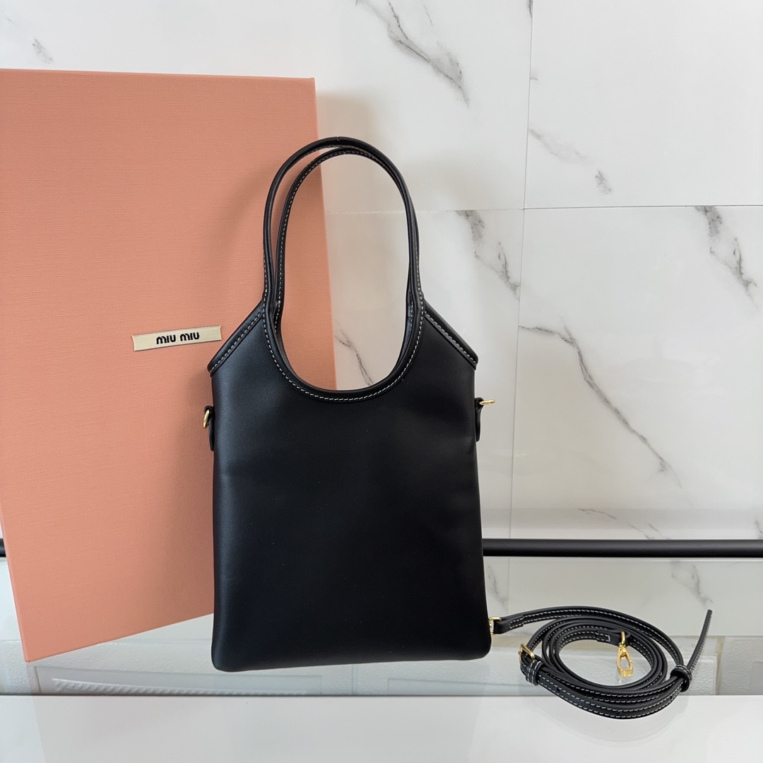 Miu Miu IVY leather handbag 20x 24 cm